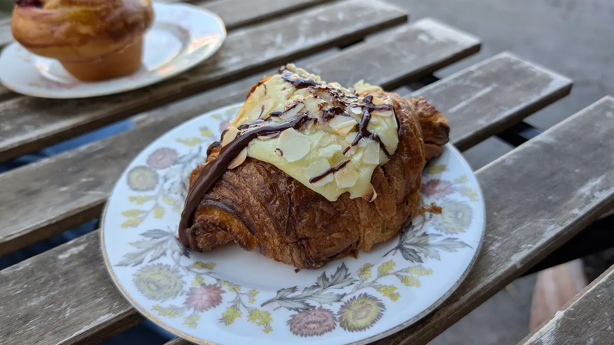 Picnic Press Cake Fridge – patisserie in Levenwick, Scalloway